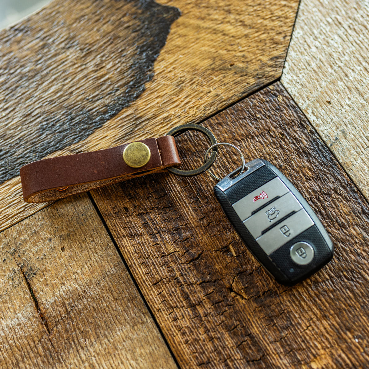 Rustico Loop Leather Keychain